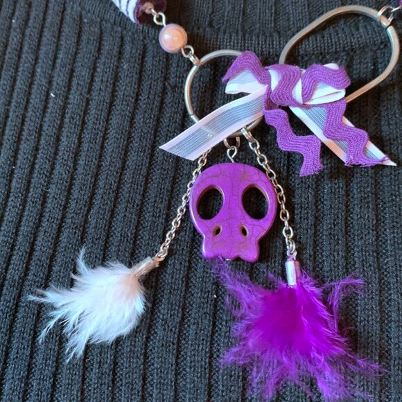 2x25$ 🐿 🍁 CREATION - Skull short necklace - ruban bead feather - purple white - Picture 5 of 11
